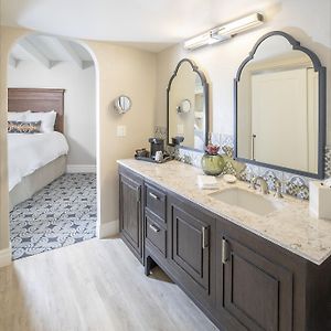2 Double Beds Posada Room Poolside